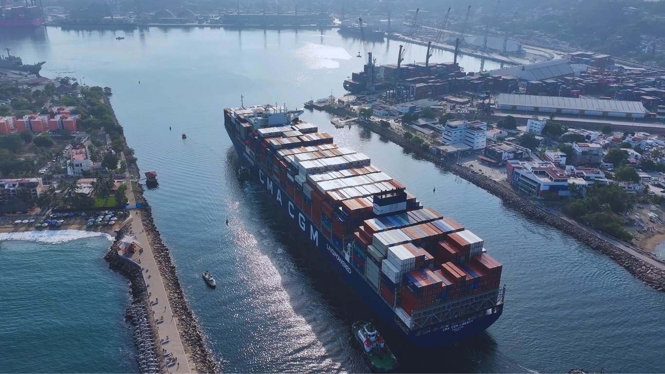 MUEVE MANZANILLO EL 18.8 % DE LA CARGA COMERCIAL NACIONAL
